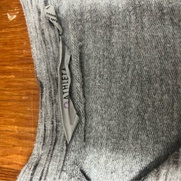 Athleta Heathered Gray Short Sleeve Top - Picture 3 of 4